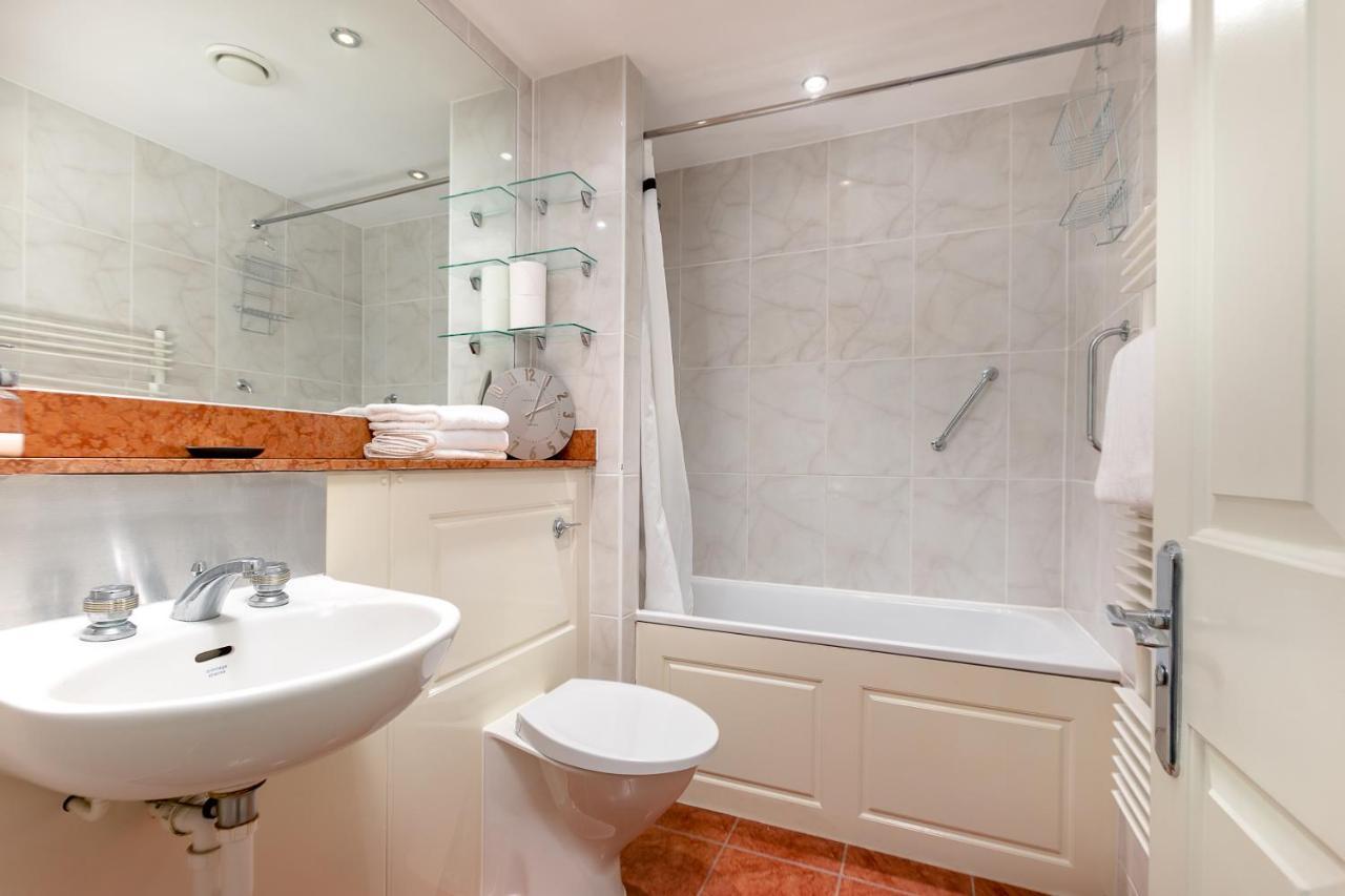 Point West Apartments Londyn Zewnętrze zdjęcie