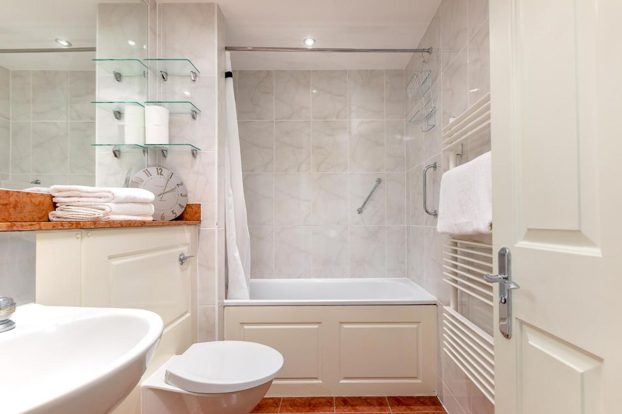 Point West Apartments Londyn Zewnętrze zdjęcie