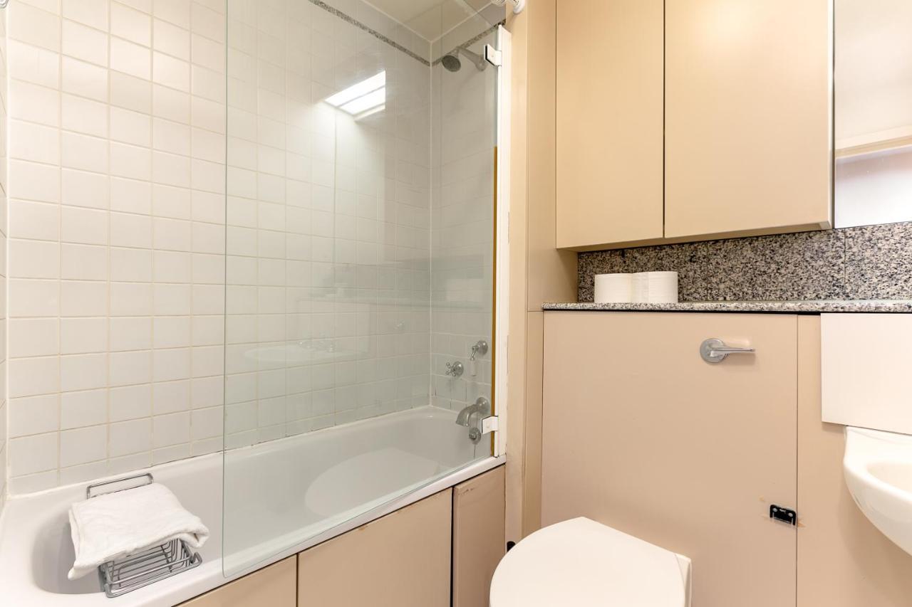 Point West Apartments Londyn Zewnętrze zdjęcie