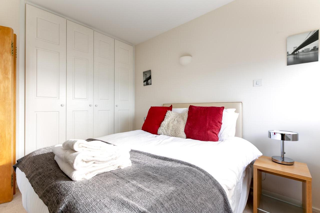 Point West Apartments Londyn Zewnętrze zdjęcie