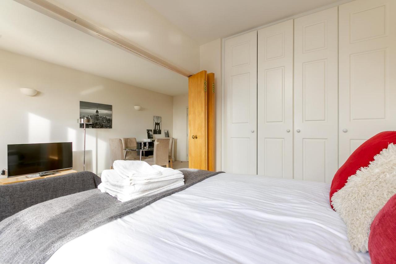 Point West Apartments Londyn Zewnętrze zdjęcie
