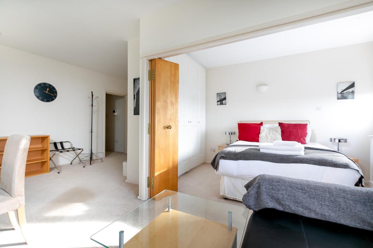 Point West Apartments Londyn Zewnętrze zdjęcie