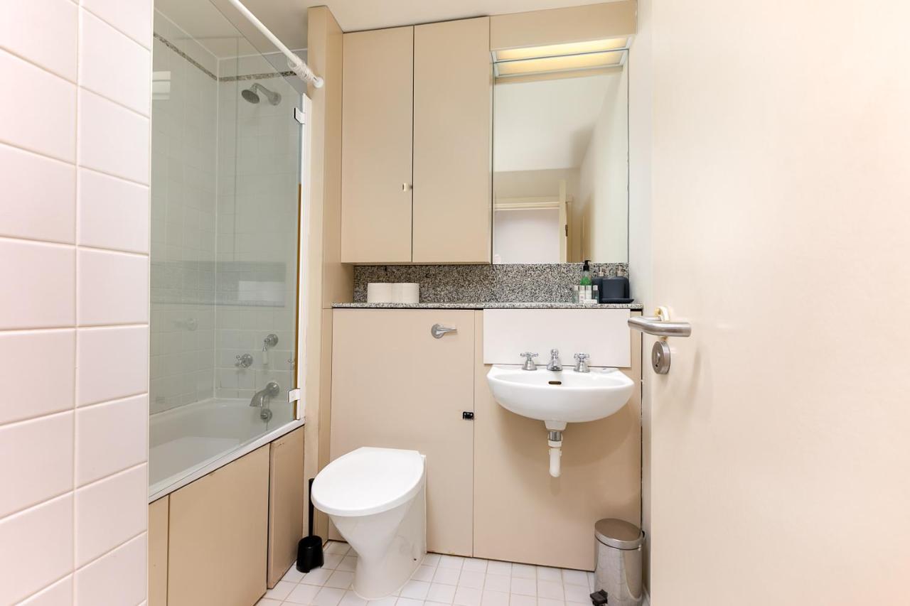 Point West Apartments Londyn Zewnętrze zdjęcie